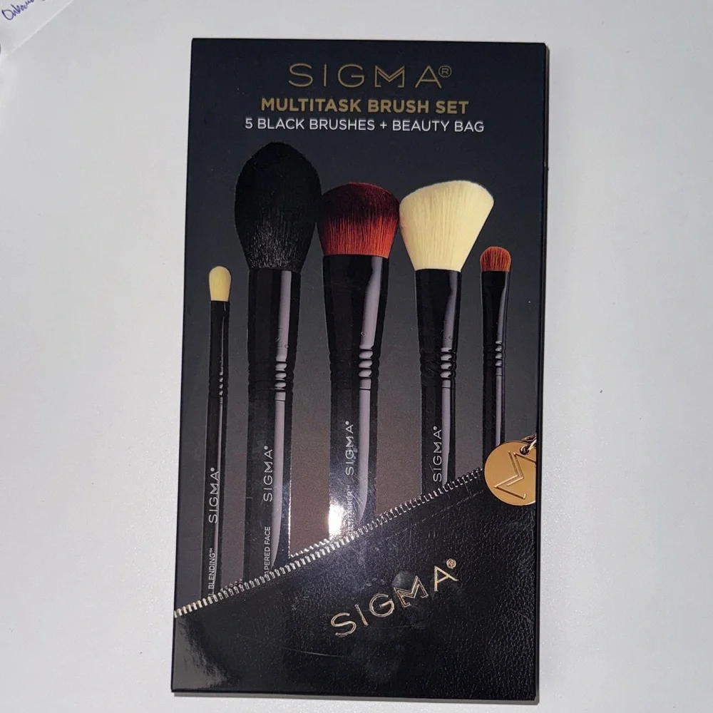 NWT Sigma Multitask Brush Set with Black Pouch